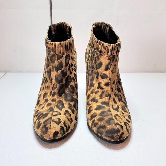 *SOLD* Sam & Libby Selena Leopard Print Ankle Booties - Picture 3 of 12